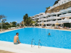 Portonovo Apartments Swimming pool & apartments in the background