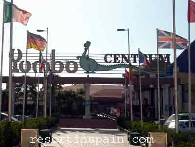 Photograph Yumbo Commercial Centre main entrance in Av. de Espanya